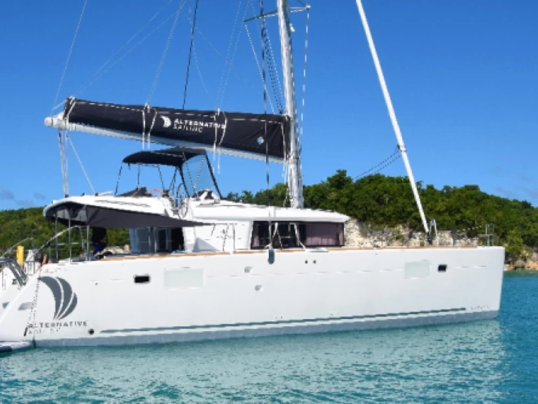 Catamaran for rent Le Marin at the best price