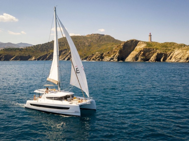 Catamaran for rent Airlie Beach at the best price