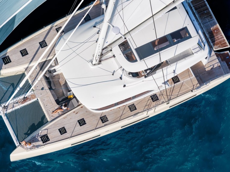 Catamaran rental in Alimos - Lagoon Lagoon Sixty 5