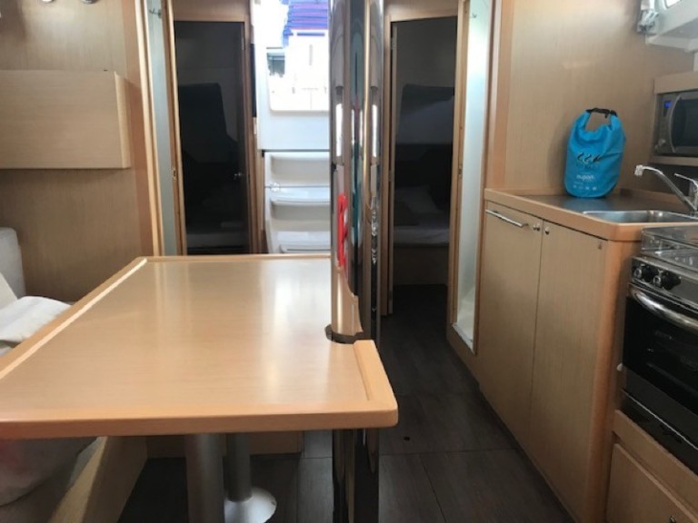 Sailboat for rent Castiglioncello at the best price