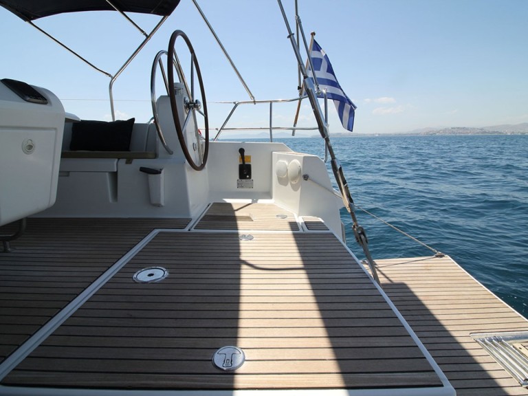 Jeanneau Sun Odyssey 509 in Alimos on SamBoat
