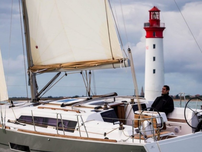 Sailboat rental in Marseille - Dufour Dufour 382 Grand Large