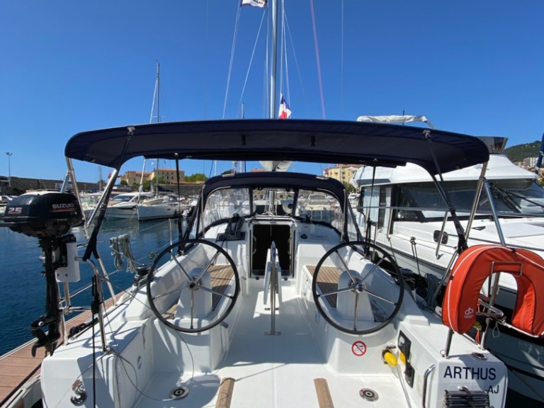 Bareboat Rental Sailboat Bénéteau with a boat licence