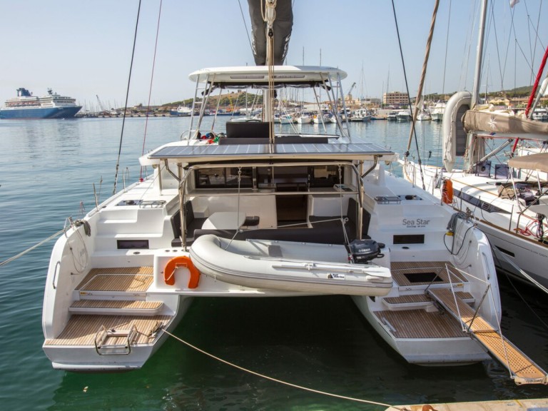 Catamaran rental in Lávrio - Lagoon Lagoon 46