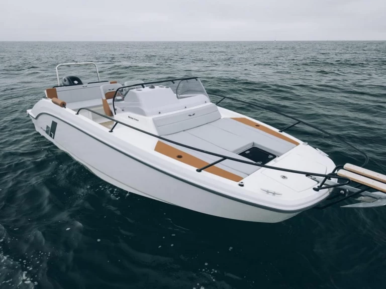 Bénéteau Flyer 7 SUNdeck charter bareboat or captained in  Mahón