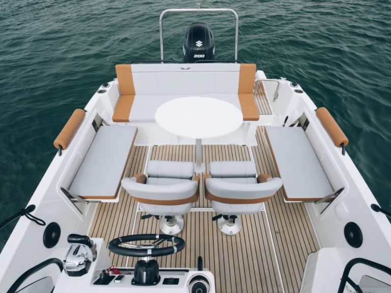 Bénéteau Flyer 7 SUNdeck in Mahón on SamBoat