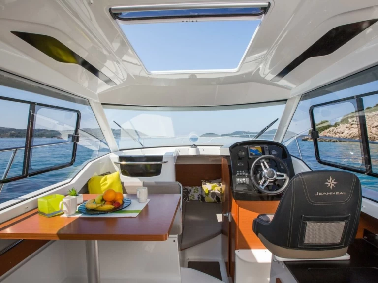 Bareboat Rental Motorboat Jeanneau with a boat licence