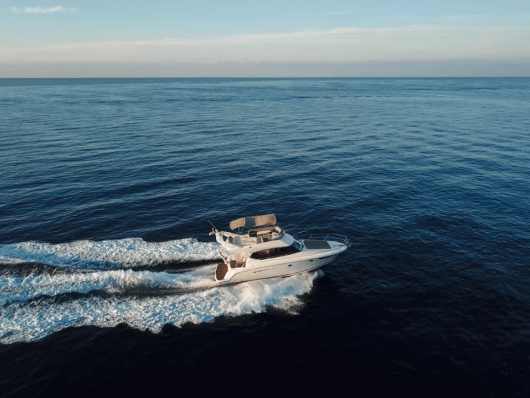 Bareboat Rental Motorboat Jeanneau with a boat licence