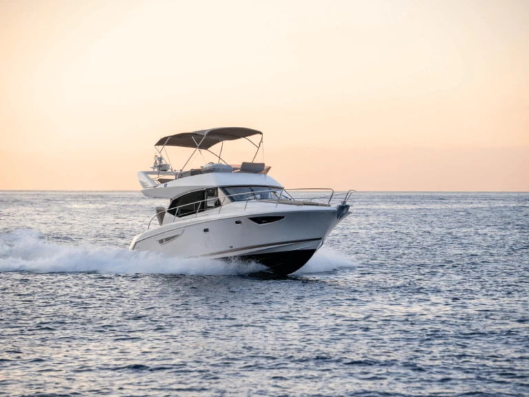 Jeanneau Prestige 400 Fly in Dubrovnik on SamBoat