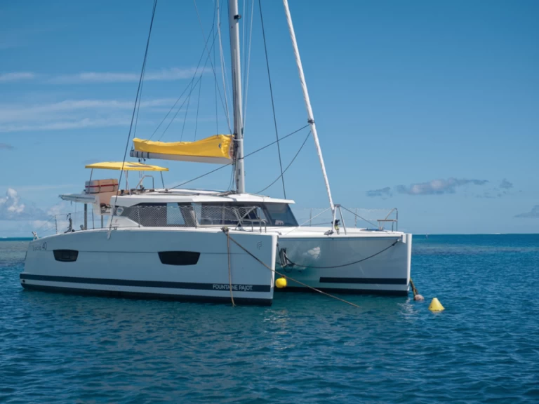 Boat rental Fountaine Pajot Lucia 40 in Raiatea on Samboat