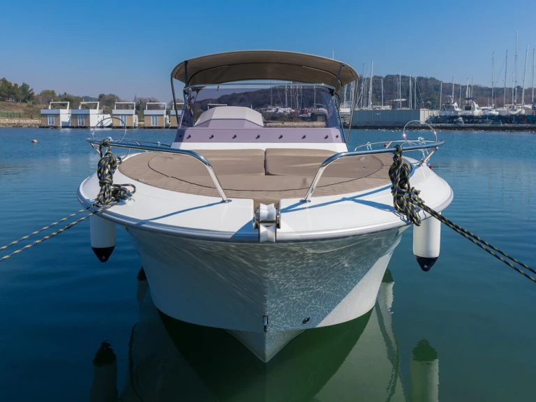 Motorboat for rent Pula at the best price