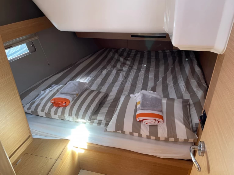 Rent a Dufour Dufour 430 Port-Camargue