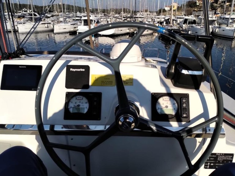 Bali Bali 4.1 charter bareboat or captained in  Pula