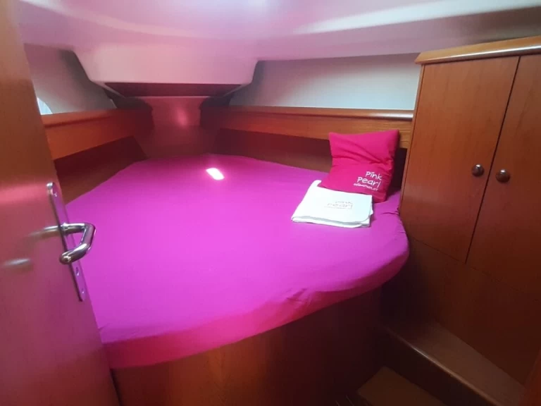 Bareboat Rental Sailboat Jeanneau with a boat licence