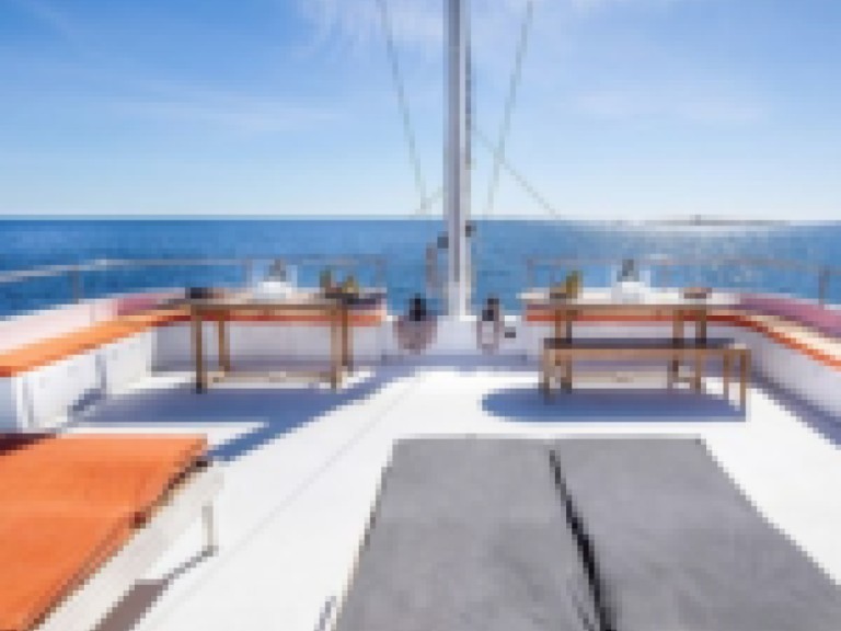 Yacht charter Marseille cheap Feng Shui