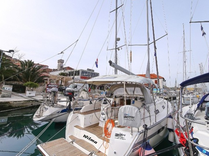 Boat rental Bavaria Cruiser 36 in Pula on Samboat
