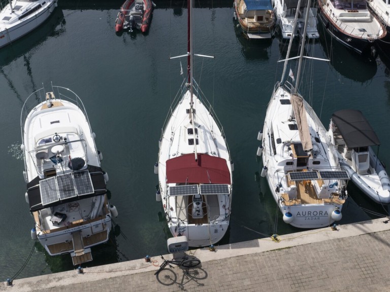 Rent a Bavaria Bavaria 34 Cruiser - 2 cab. Marina Tankerkomerc