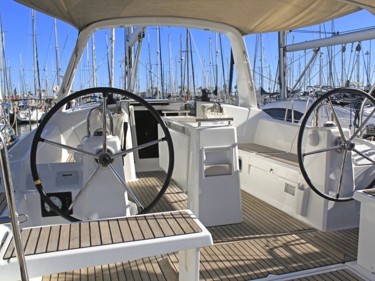 Sailboat for rent Cambrils at the best price