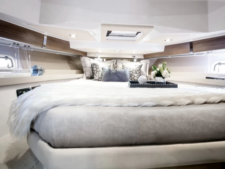 Motorboat rental with or without captain Azimut Sorrento