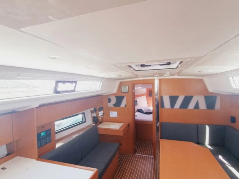 Yacht charter Pula cheap Bavaria C42