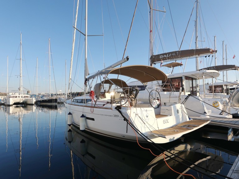 Bareboat Rental Sailboat Jeanneau with a boat licence