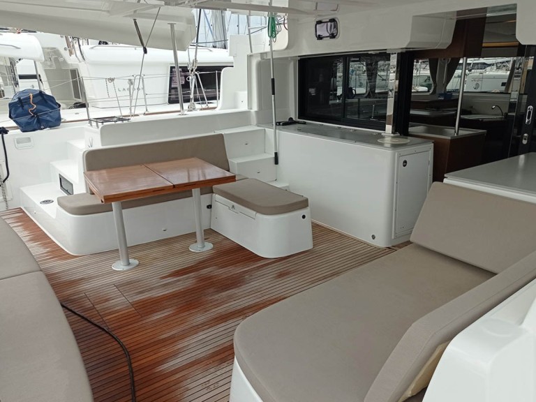 Yacht charter Seget Donji cheap Lagoon 46