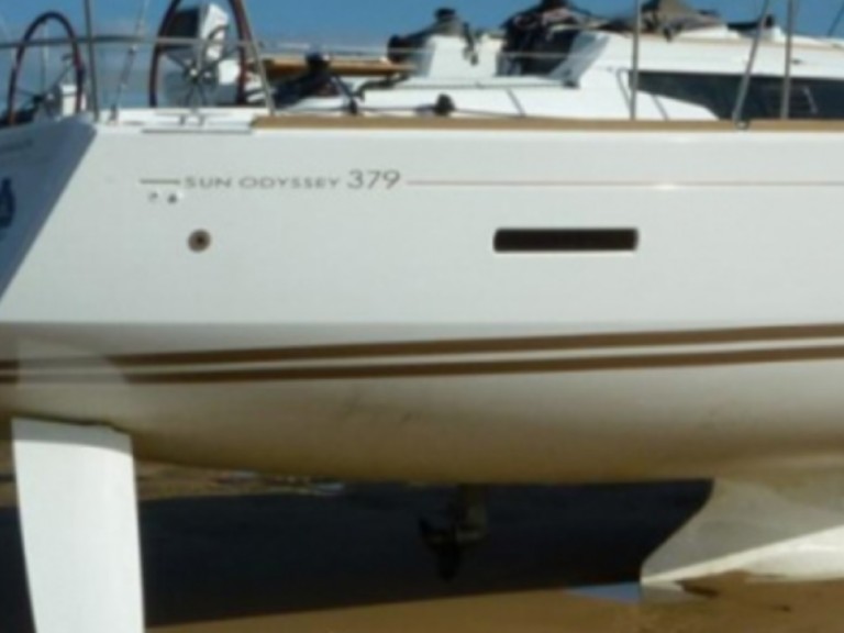 Sailboat for rent Arzon at the best price