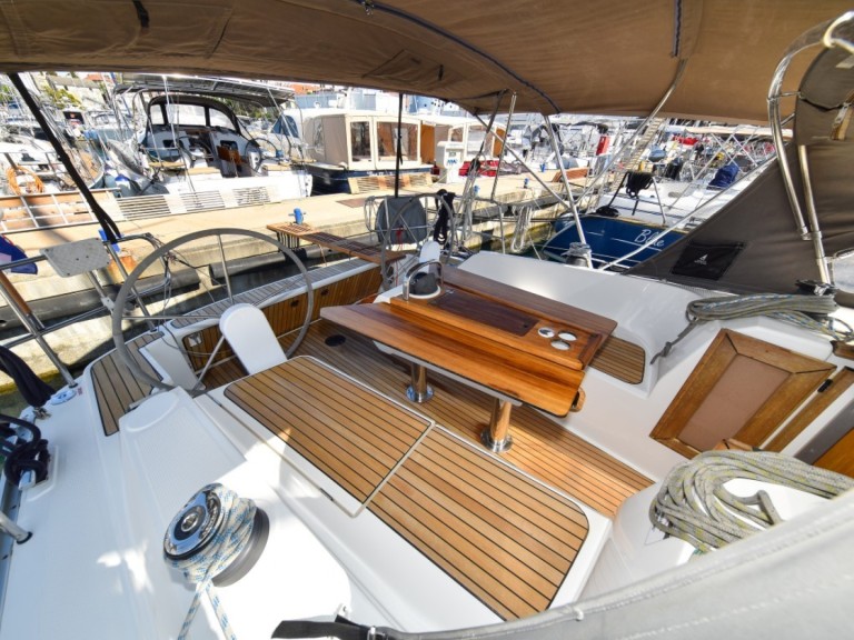 Bareboat Rental Sailboat Bavaria with a boat licence