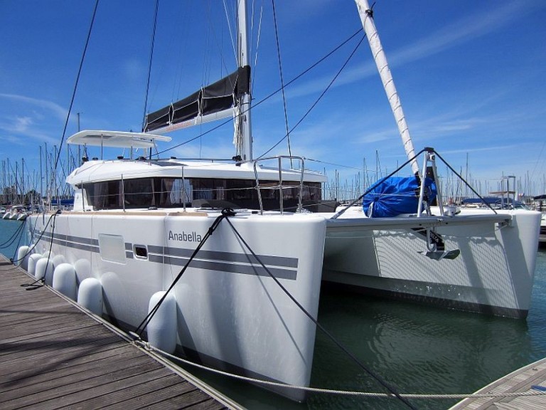 Boat rental Lagoon Lagoon 450 in Palma de Mallorca on Samboat