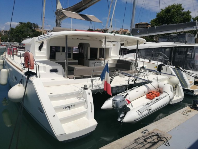 Bareboat Rental Catamaran Lagoon with a boat licence