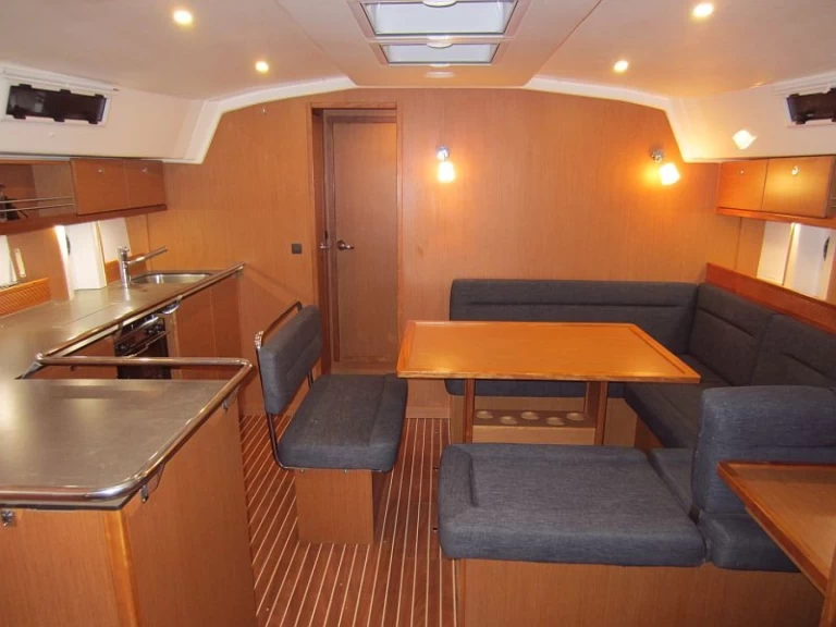 Rent a Bavaria Cruiser 45 Palma de Mallorca