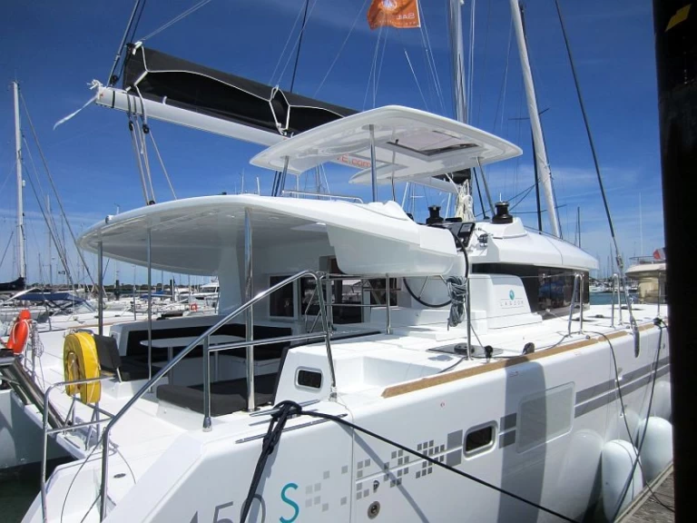 Catamaran rental in Palma de Mallorca - Lagoon Lagoon 450