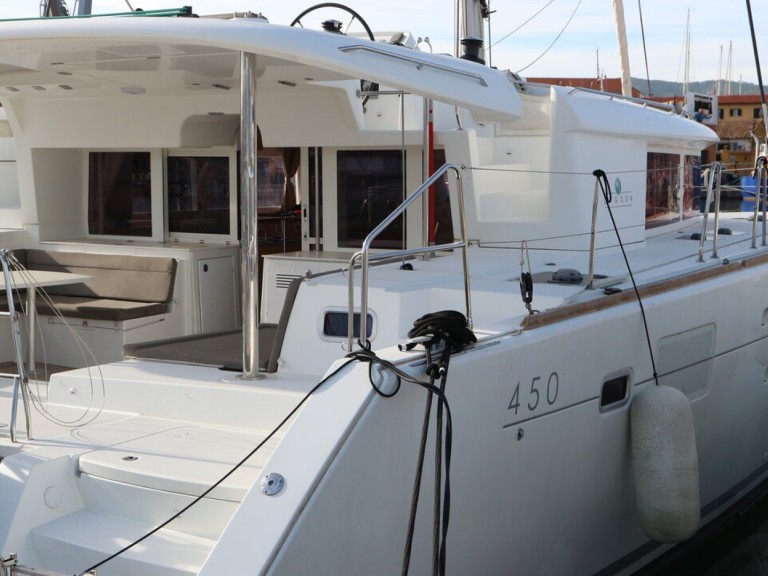 Yacht charter Palma de Mallorca cheap Lagoon 450