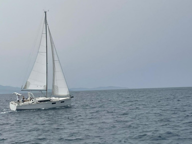 Sailboat for rent Ajaccio at the best price
