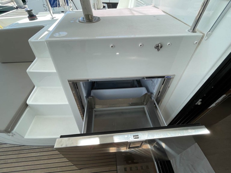 Catamaran for rent Road Town at the best price