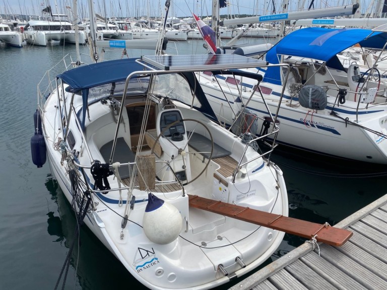 Yacht charter Marina Punat cheap Bavaria 30 Cruiser