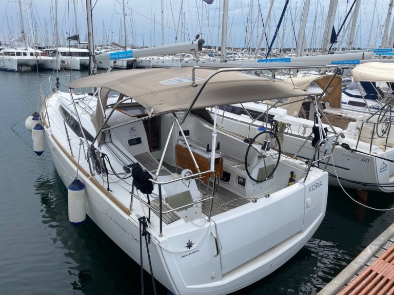 Sailboat rental with or without captain Jeanneau Punat