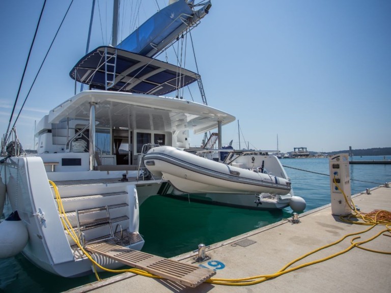 Lagoon Lagoon 52 F in Palma de Mallorca on SamBoat