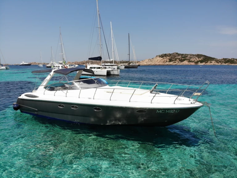 Boat rental Horizon Manò Marine 38.50 in San Vincenzo on Samboat