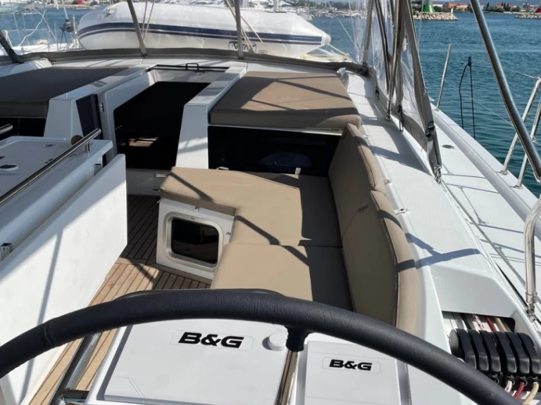Rent a Bénéteau Oceanis 51.1 Sukošan