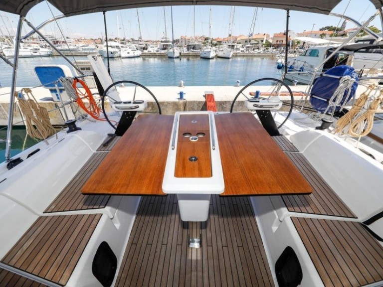 Yacht charter Biograd na Moru cheap Dufour 390 GL