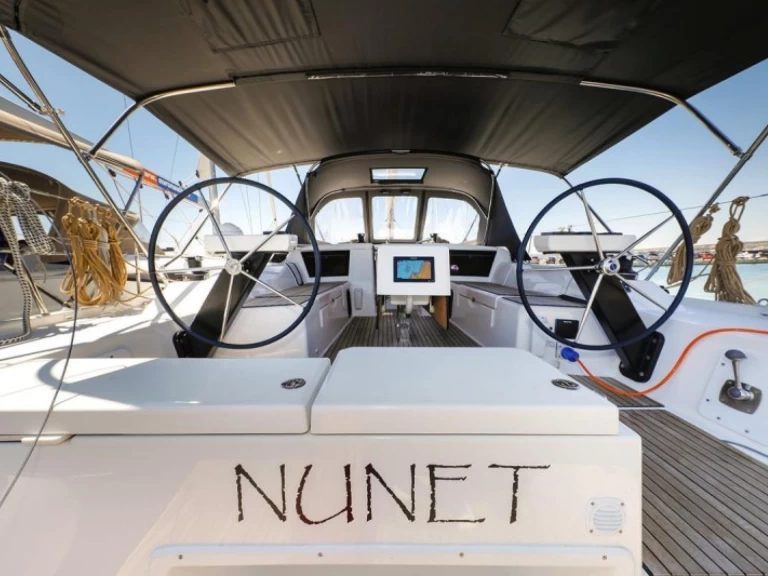 Sailboat rental in Biograd na Moru - Dufour Dufour 390 GL