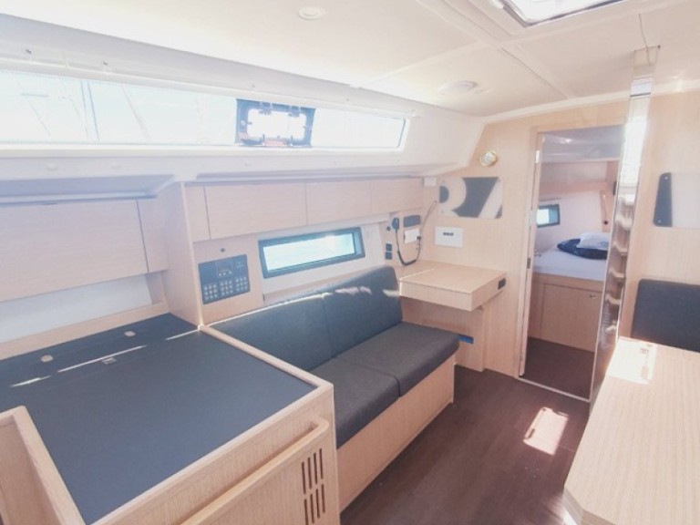 Yacht charter Pula cheap Bavaria C42