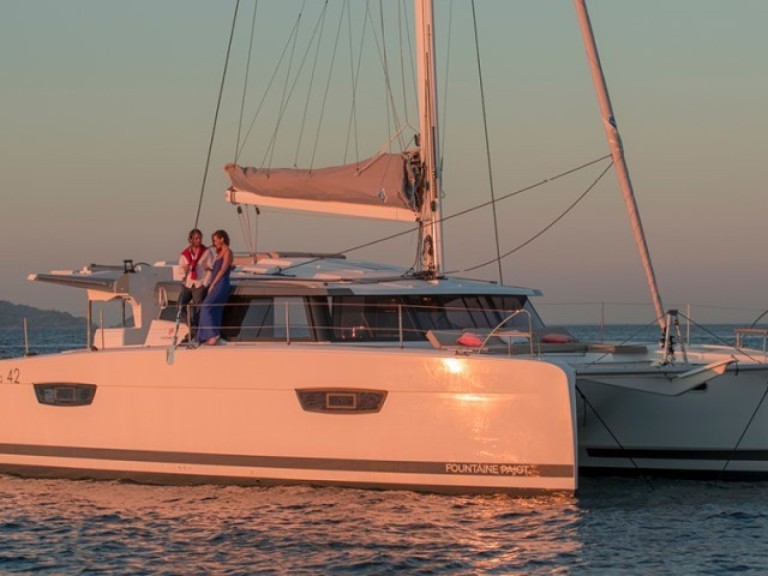 Catamaran for rent Saint-Mandrier-sur-Mer at the best price
