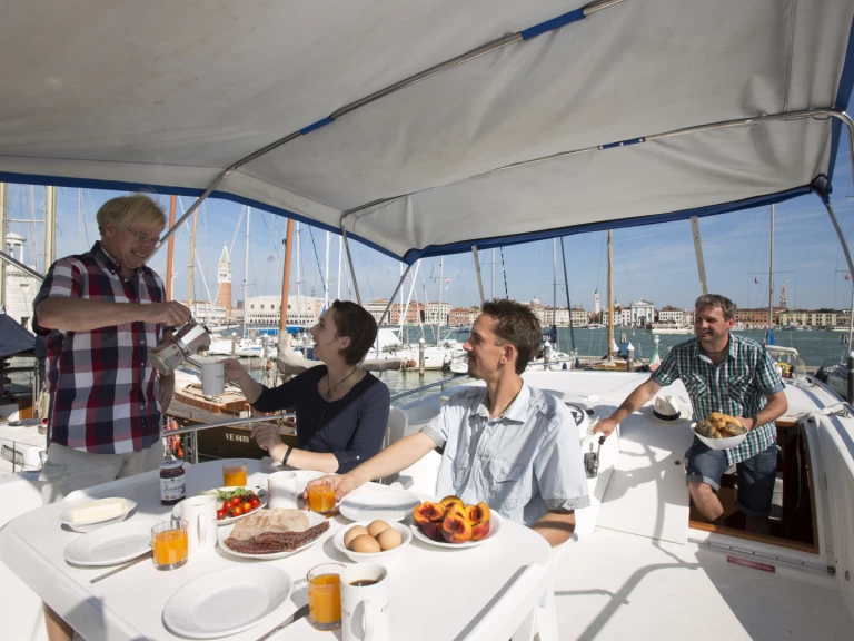 Rent a Houseboat Holidays Italia Minuetto 6+ Casale sul Sile