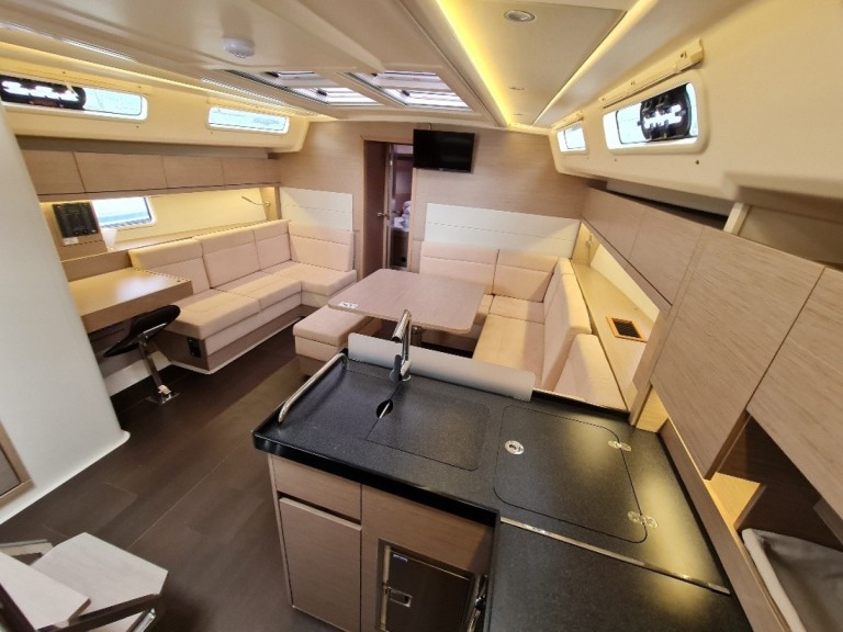 Boat rental Hanse Hanse 458 in Biograd na Moru on Samboat