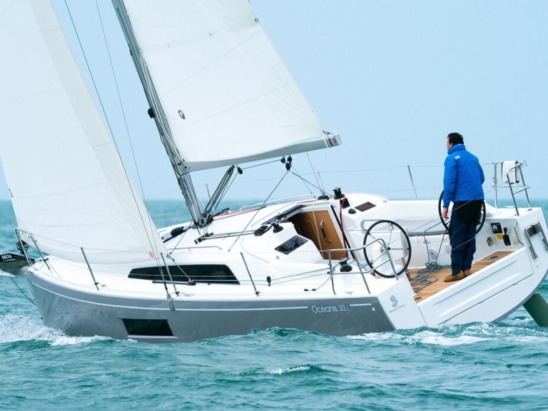 Yacht charter Road Town cheap Oceanis 30.1