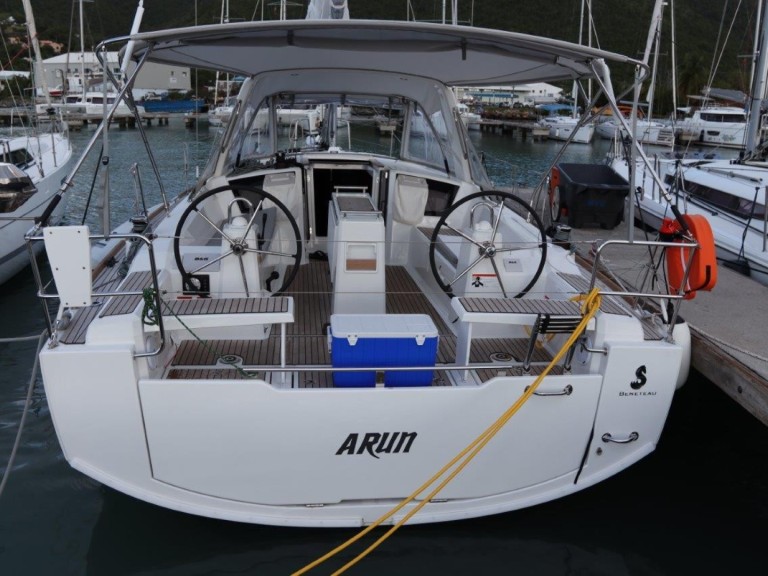 Rent a Bénéteau Oceanis 38.1 Road Town