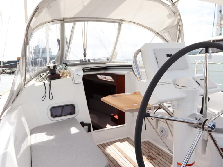 Rent a Bénéteau Oceanis 31 Road Town