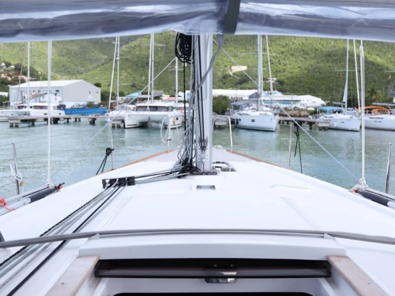 Rent a Bénéteau Oceanis 38.1 Road Town